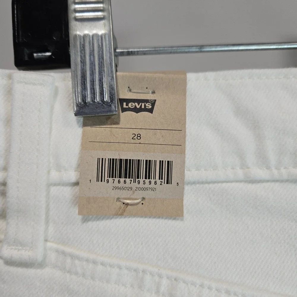 Levis Womens Mid-Length Shorts White Denim Mid Rise Slim Fit Size 28 NWT Summer - Picture 3 of 6